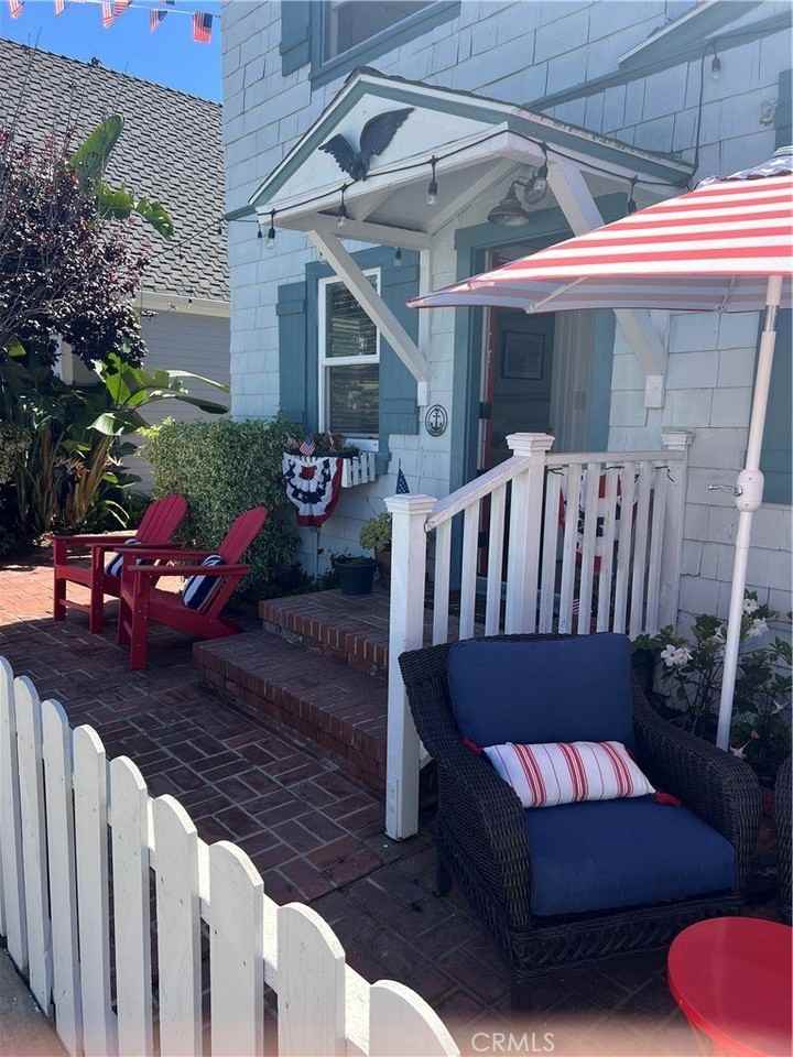 227 Apolena Ave - Photo 4 of 37