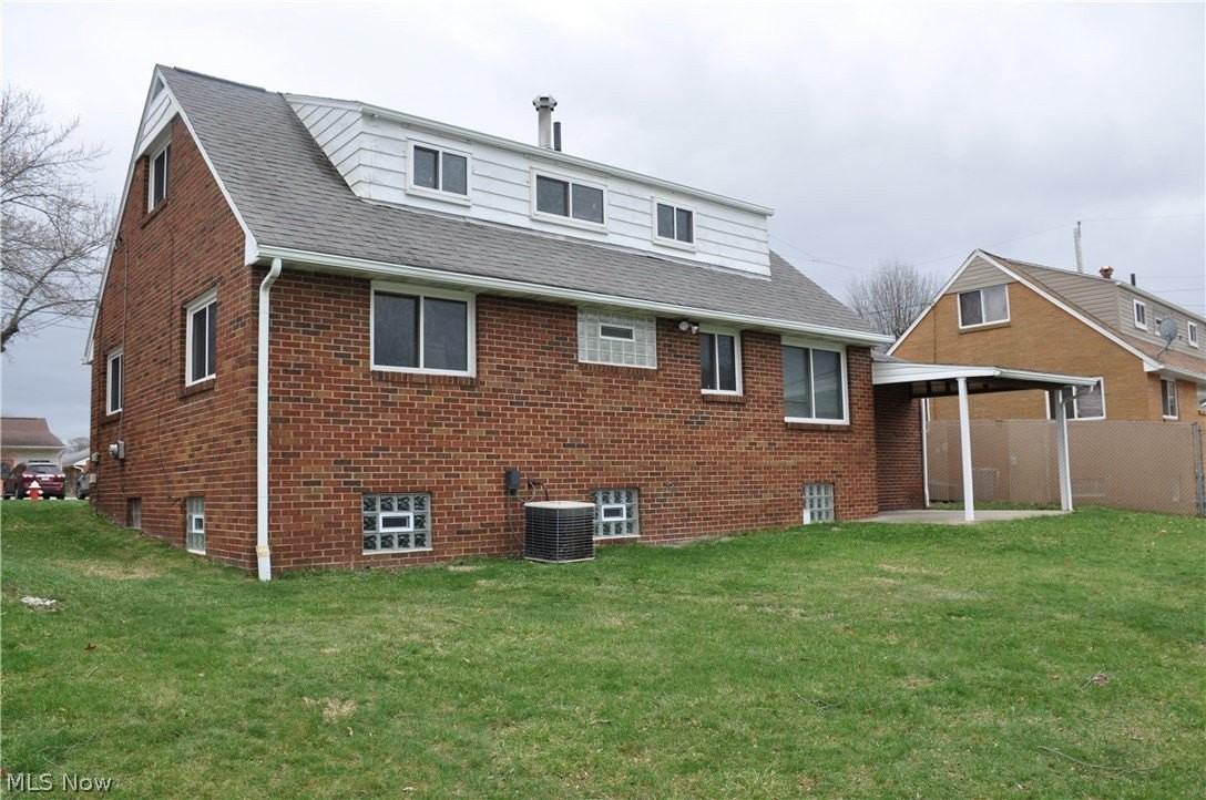 539 Royer Ave Nw - Photo 7 of 37