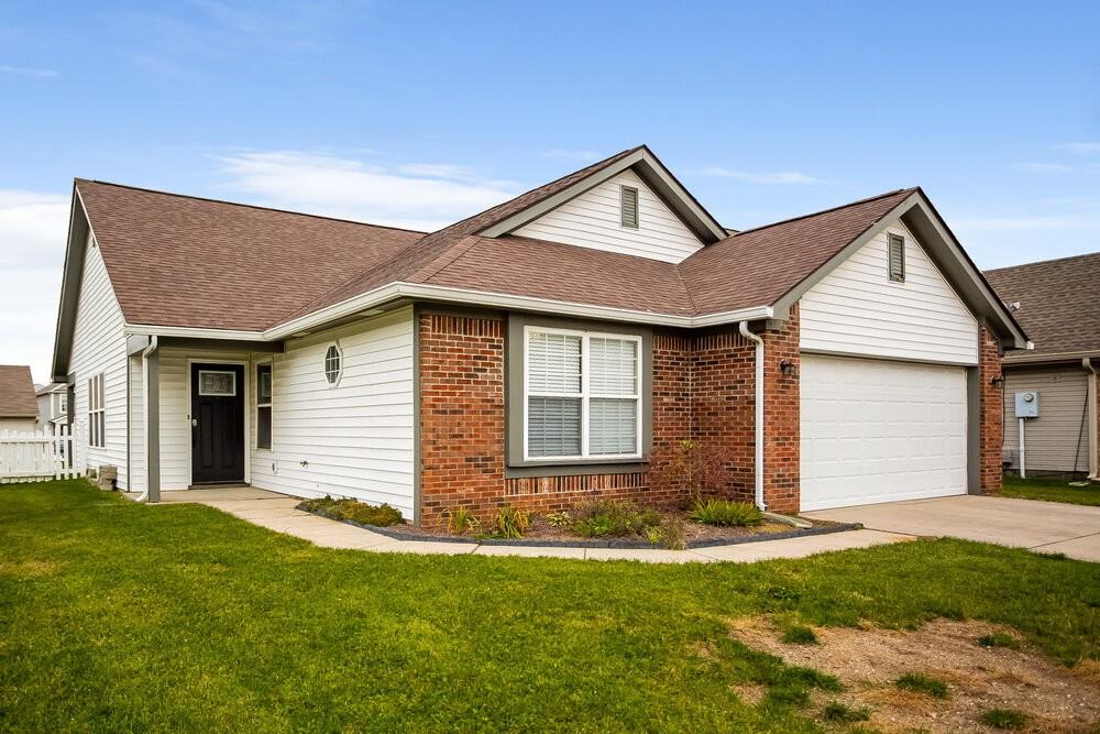 756 Rose Ln - Photo 3 of 16