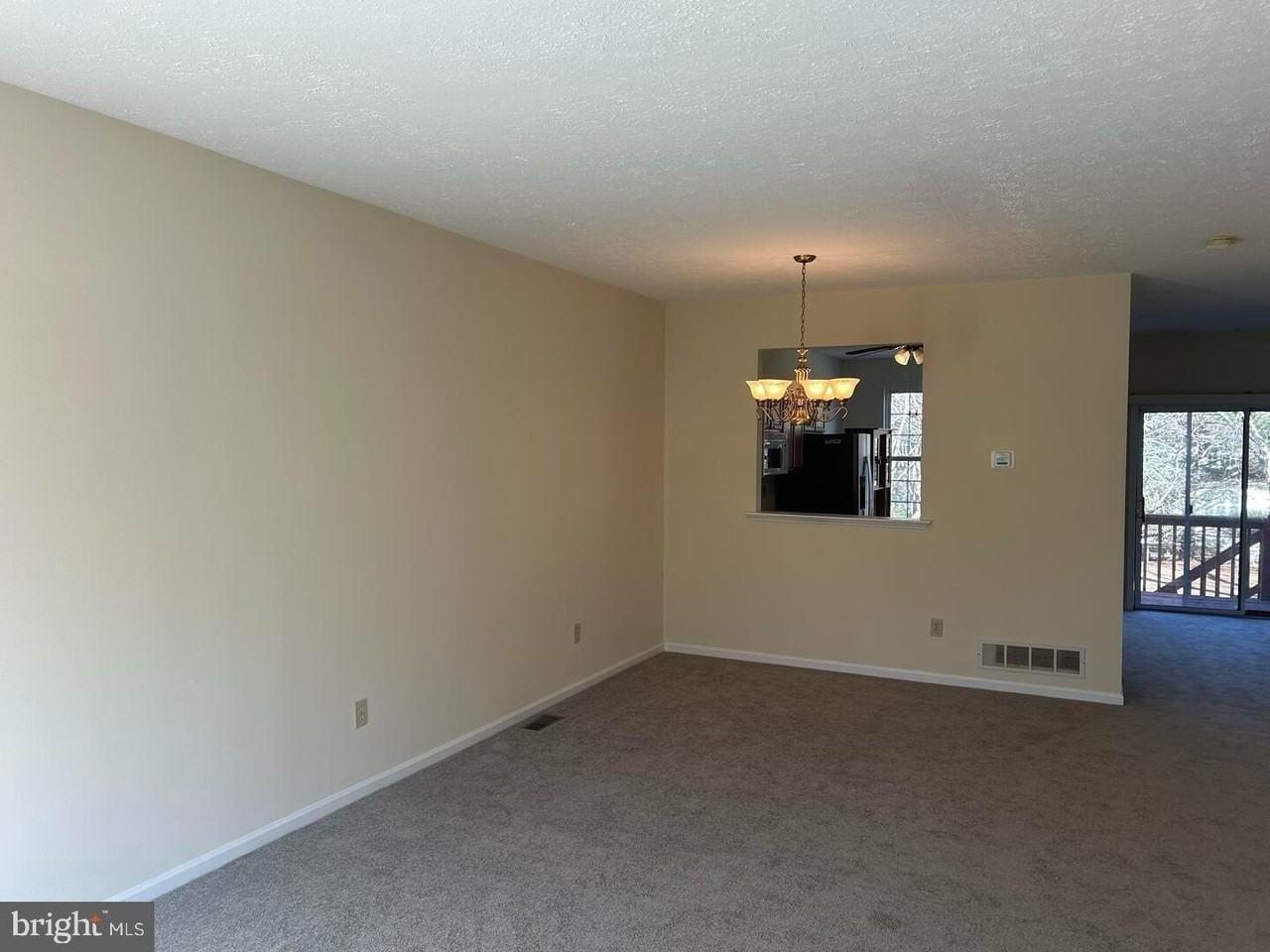 892 N Waterford Ln - Photo 2 of 11