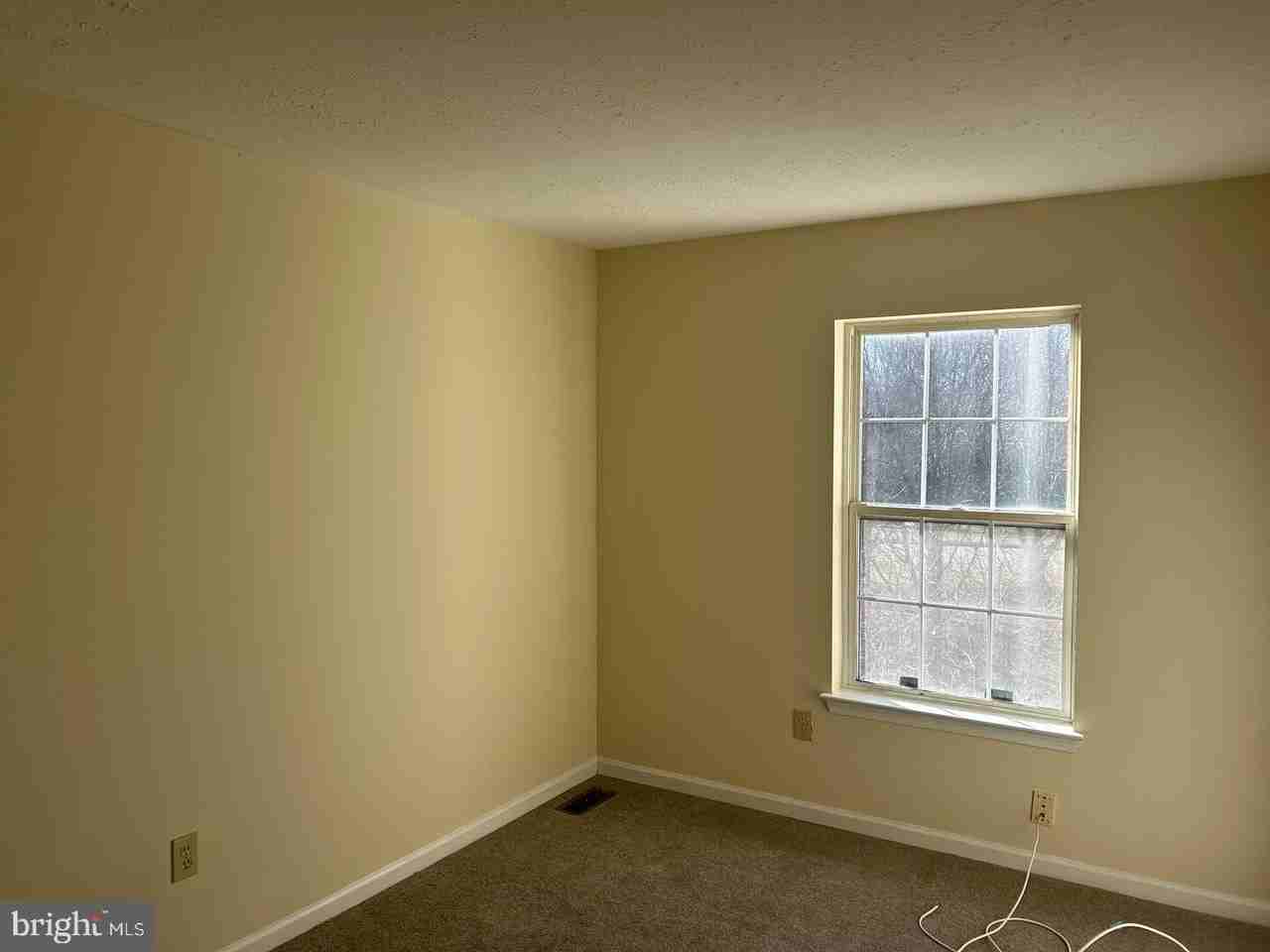 892 N Waterford Ln - Photo 5 of 11