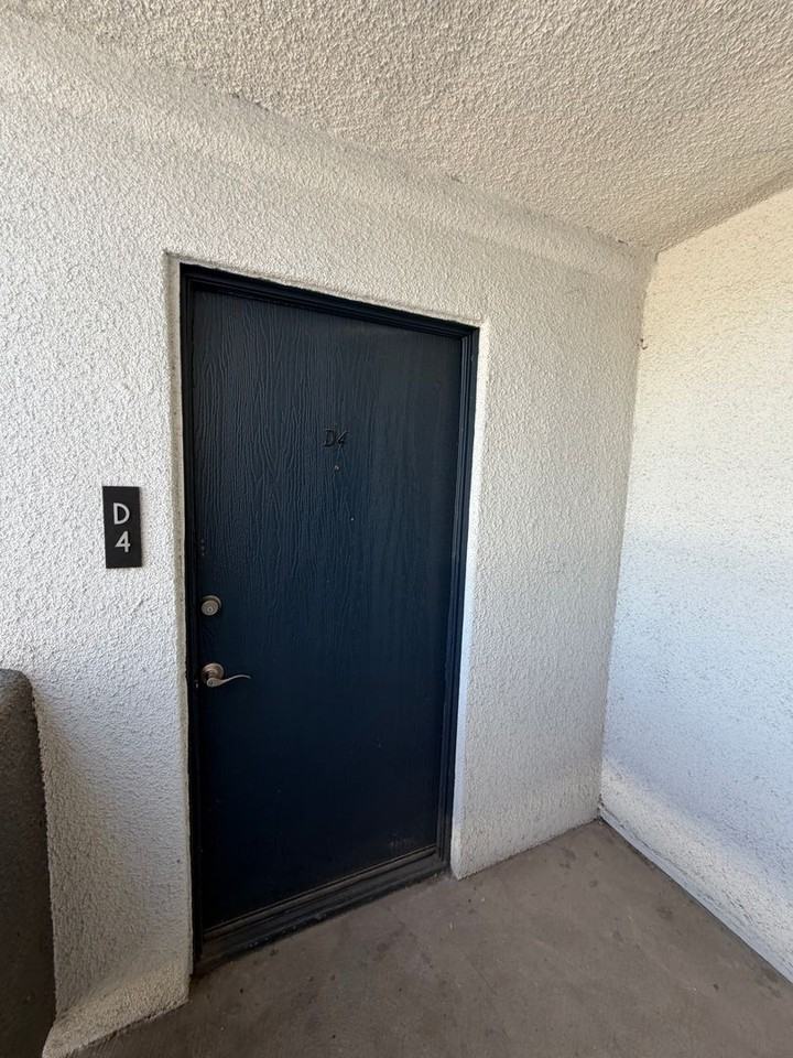 302 E Monte Vista Rd - Photo 3 of 27