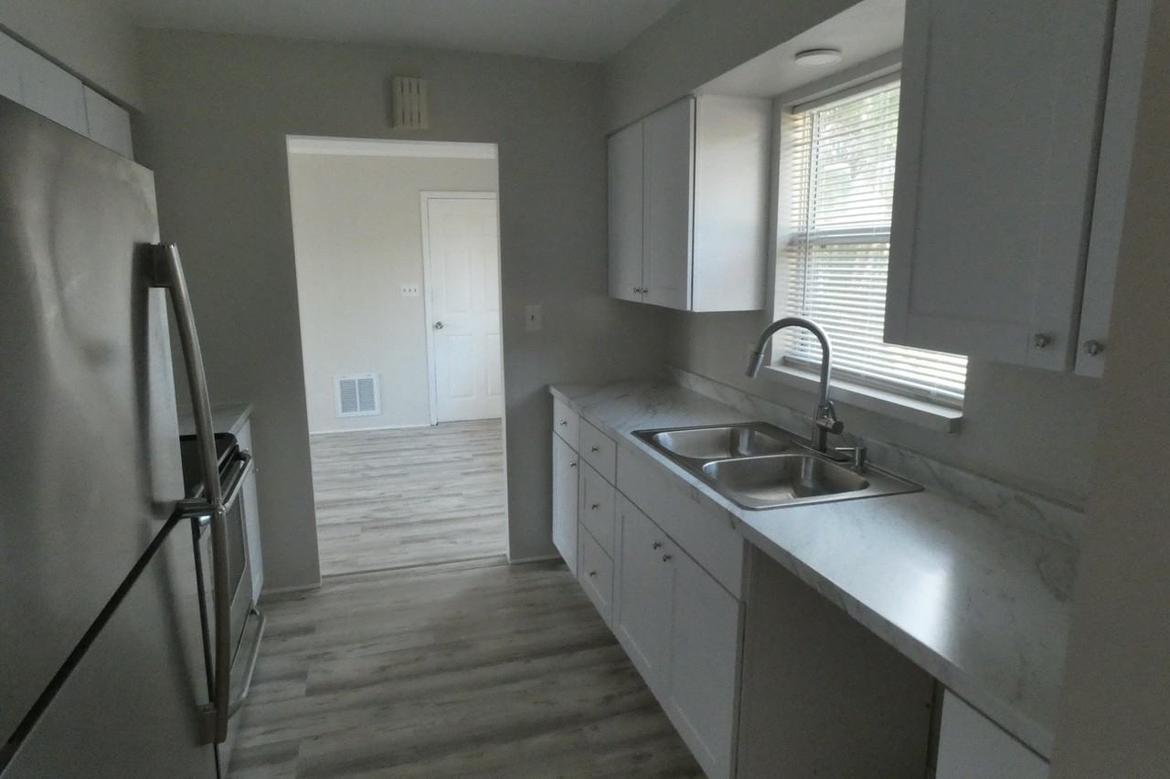 2580 58th Avenue North - Photo 7 of 14