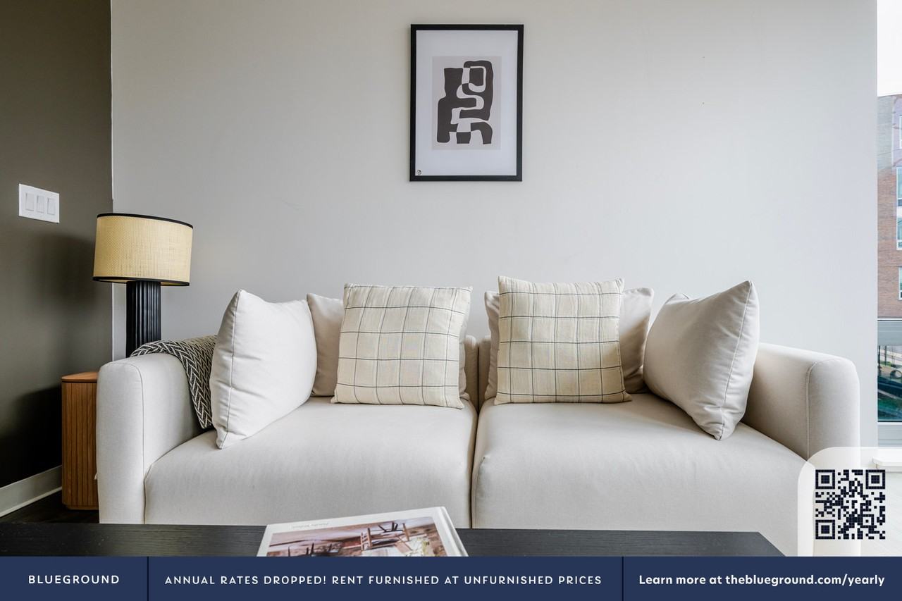 5 Glassworks Avenue - Photo 4 of 33