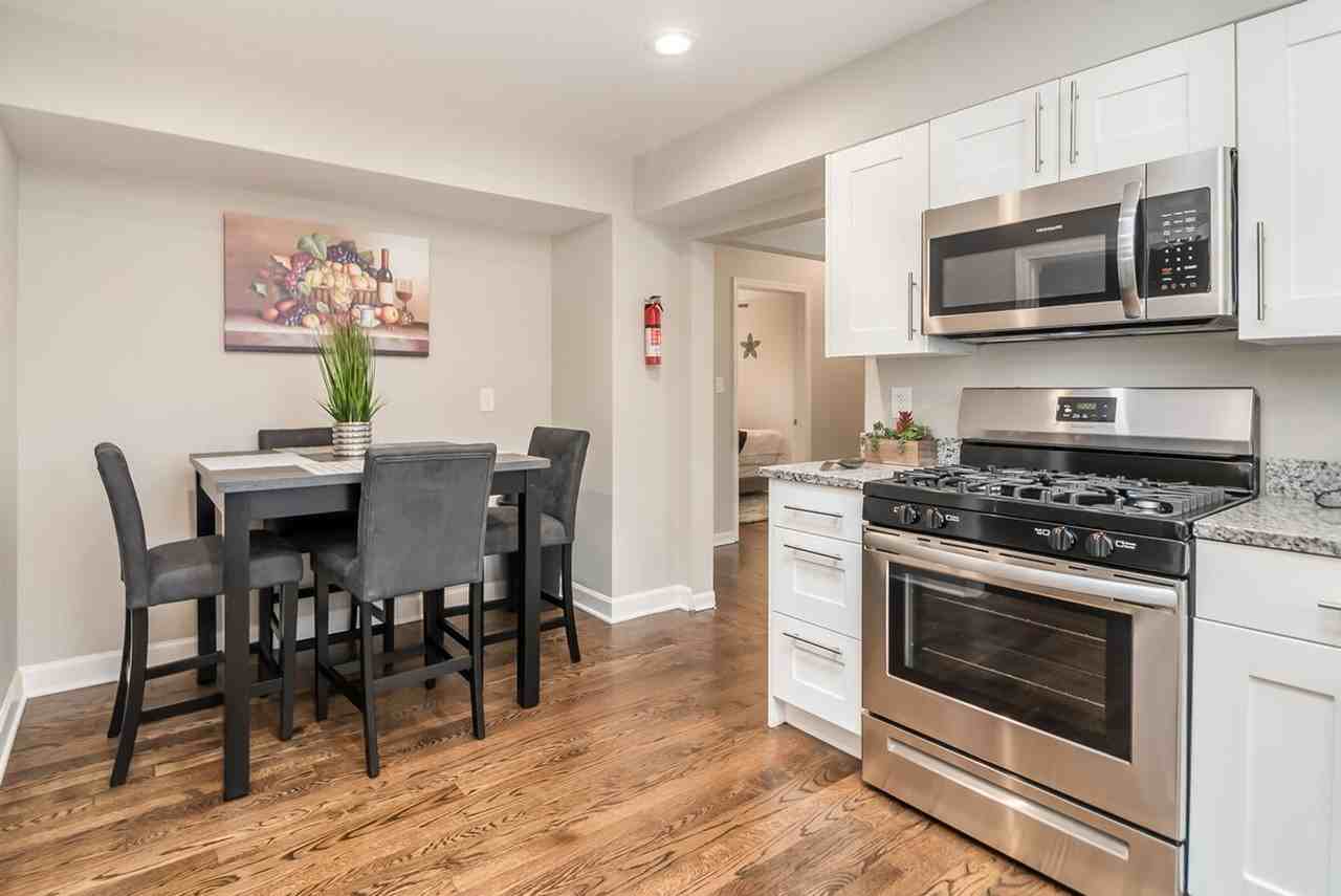 649 Edgebrook Ter #1285083P - Photo 4 of 21