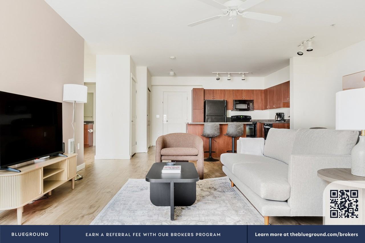 362 Bellevue Way Ne #974 - Photo 5 of 21