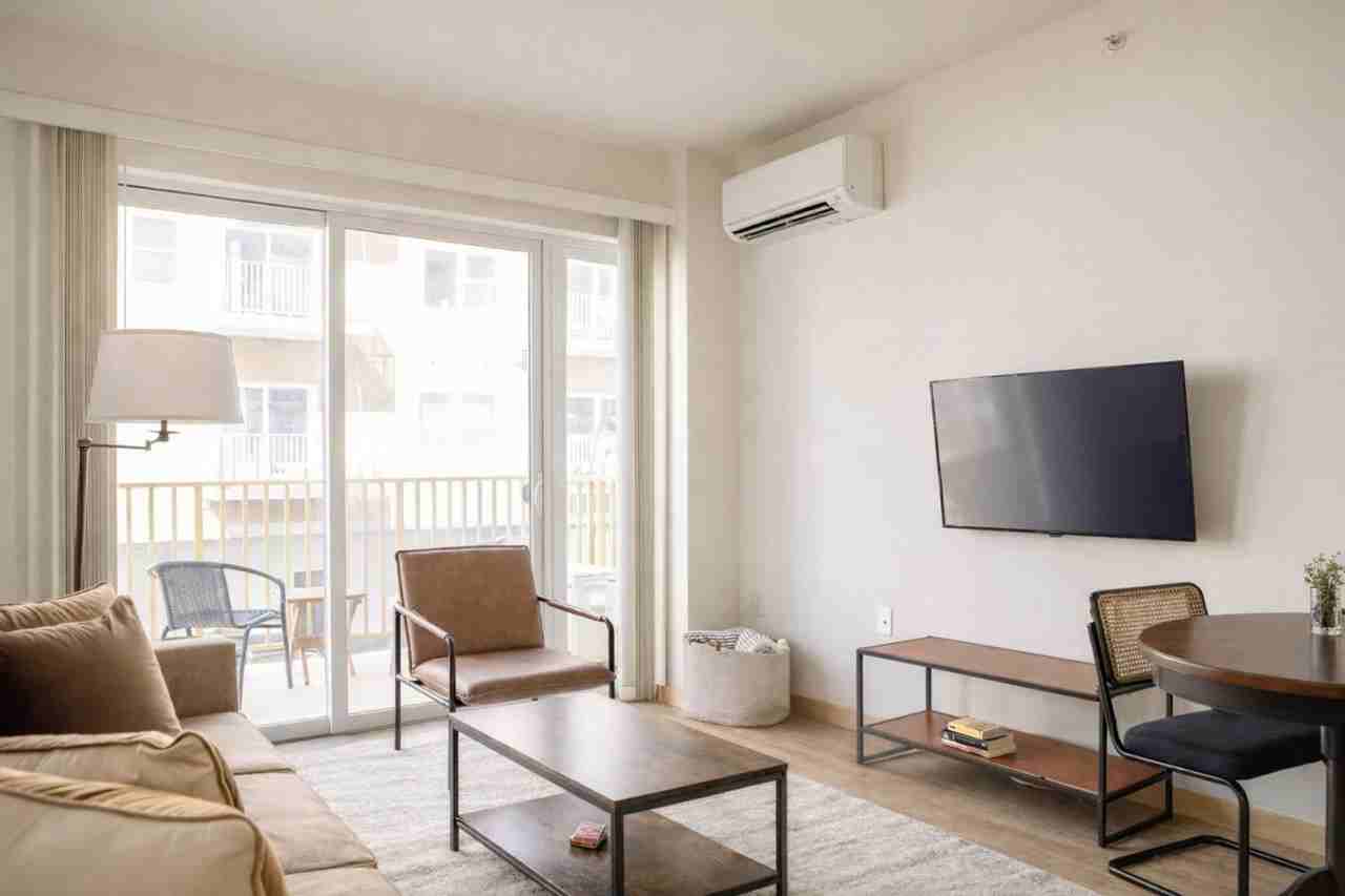 1031 S 1st St #1379017P - Photo 6 of 19