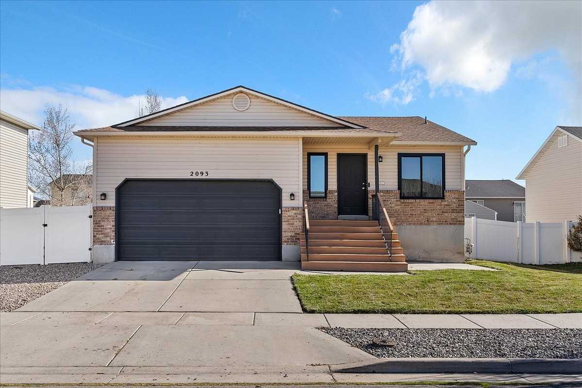 2093 Lake Mesa Dr S - Photo 2 of 28