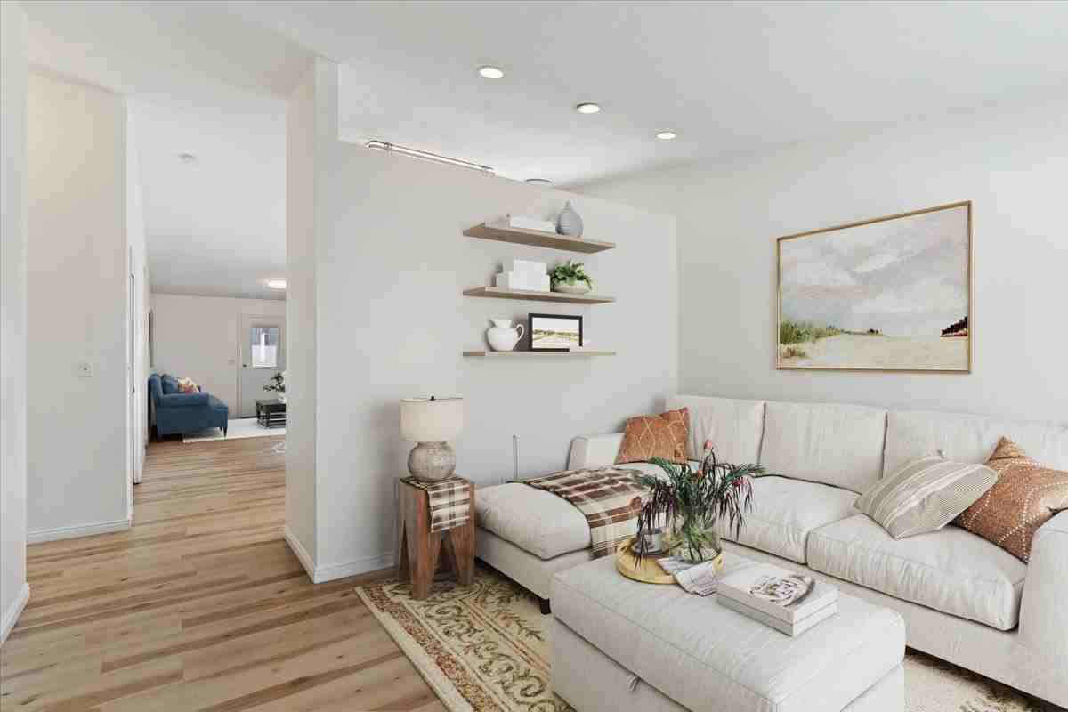 2093 Lake Mesa Dr S - Photo 3 of 28