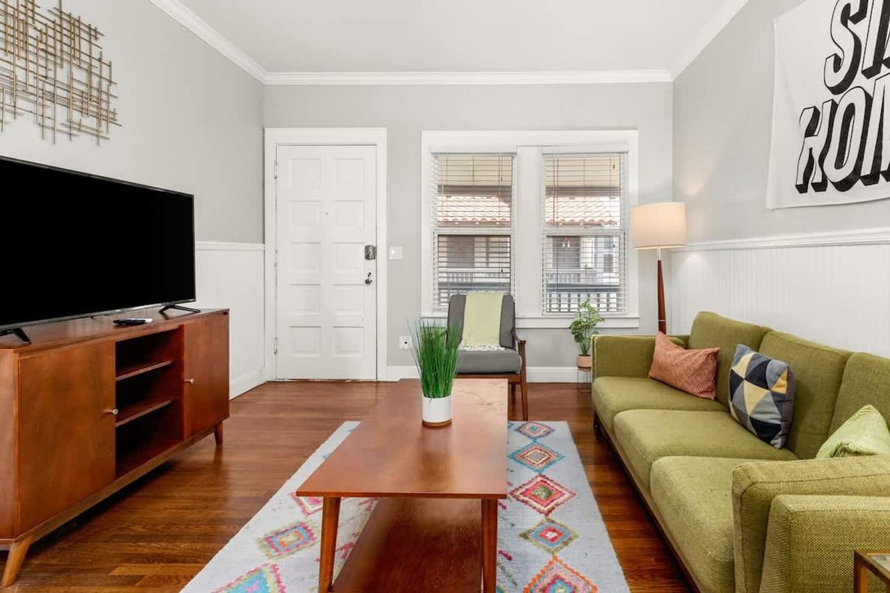 203 W Magnolia Ave #1496380P - Photo 2 of 16