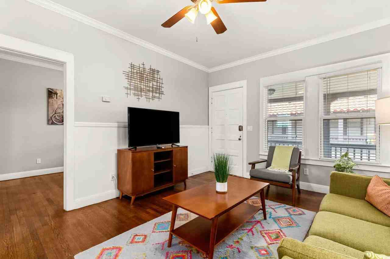 203 W Magnolia Ave #1496380P - Photo 4 of 16