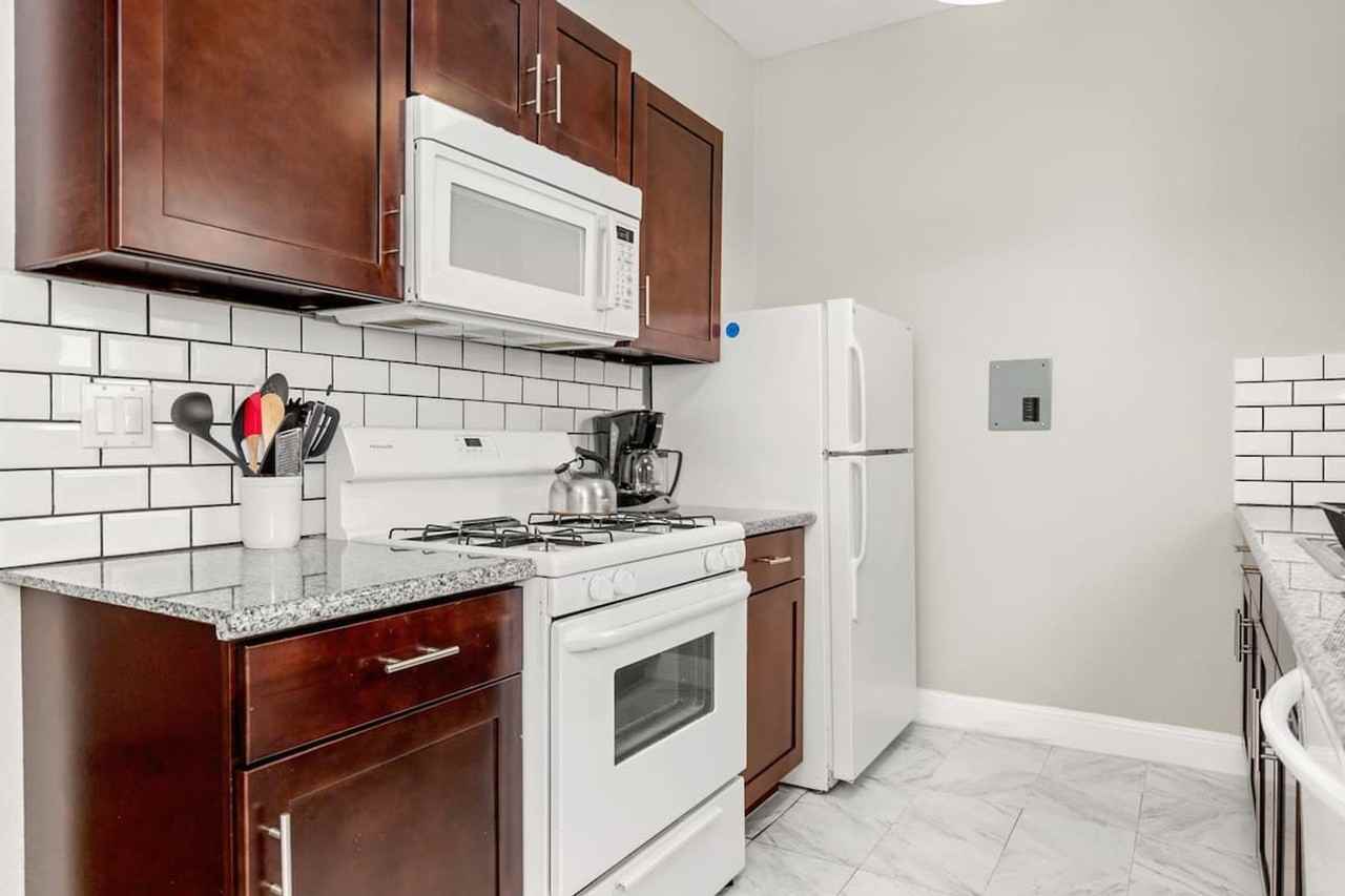 203 W Magnolia Ave #1496380P - Photo 7 of 16