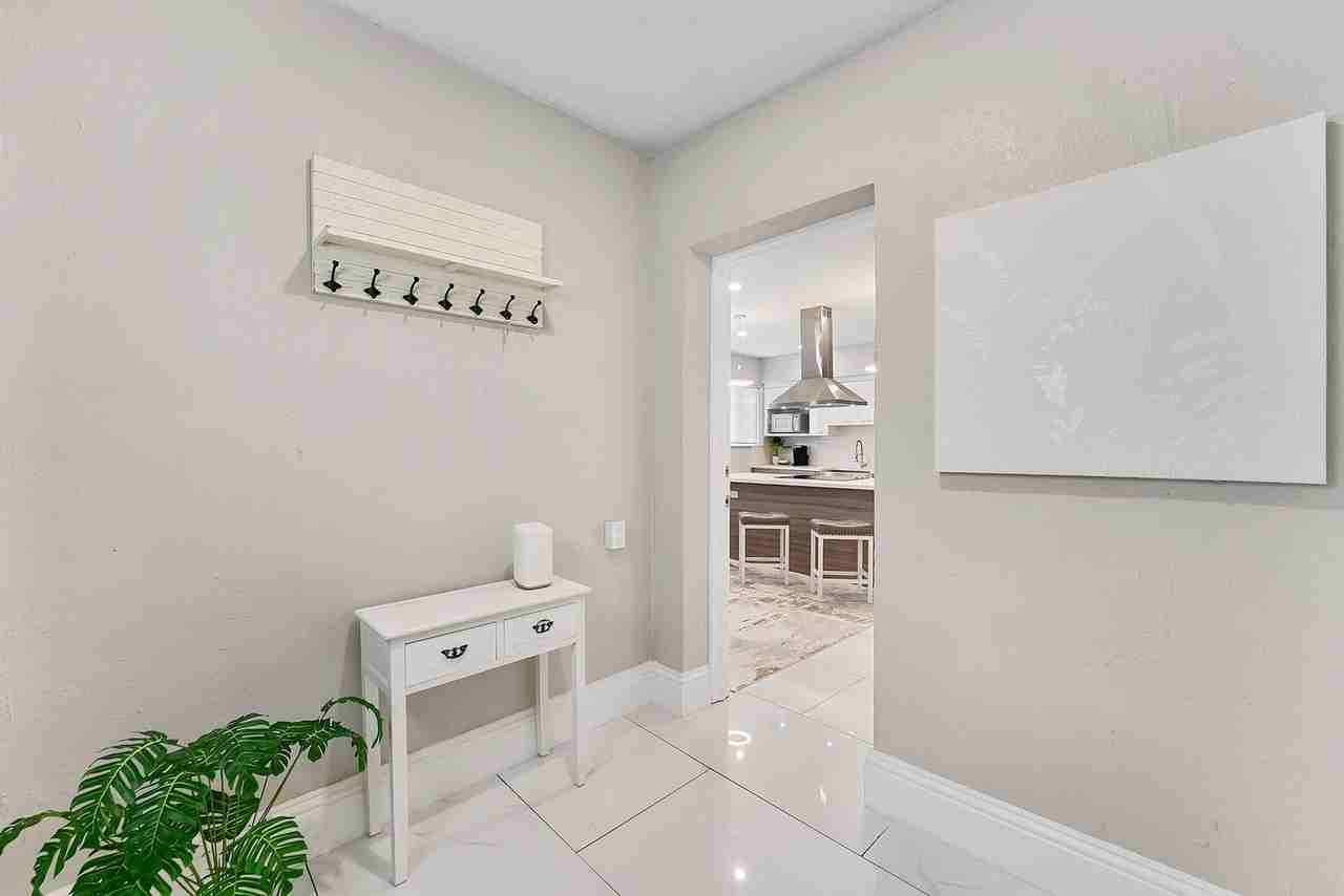 2227 Cody St #1505757P - Photo 6 of 28