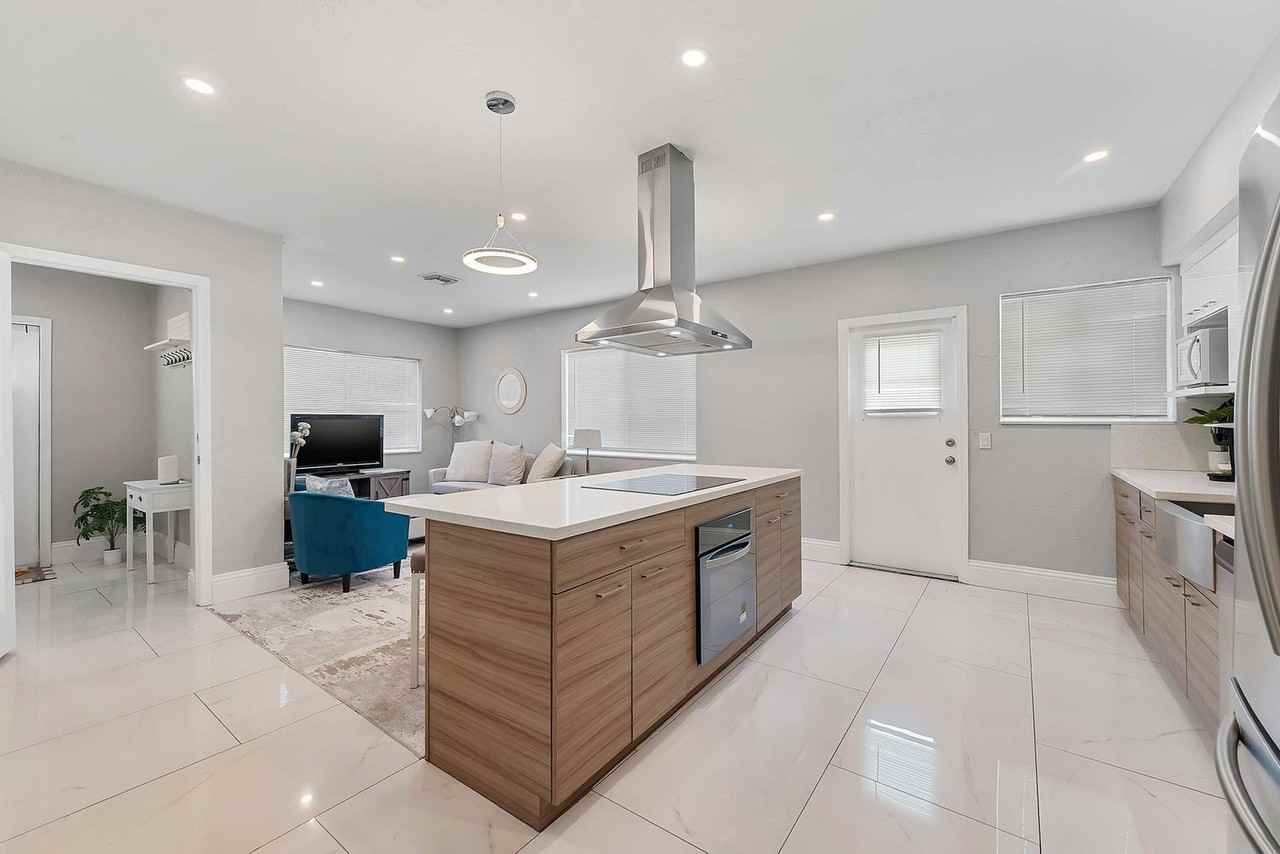 2227 Cody St #1505757P - Photo 7 of 28