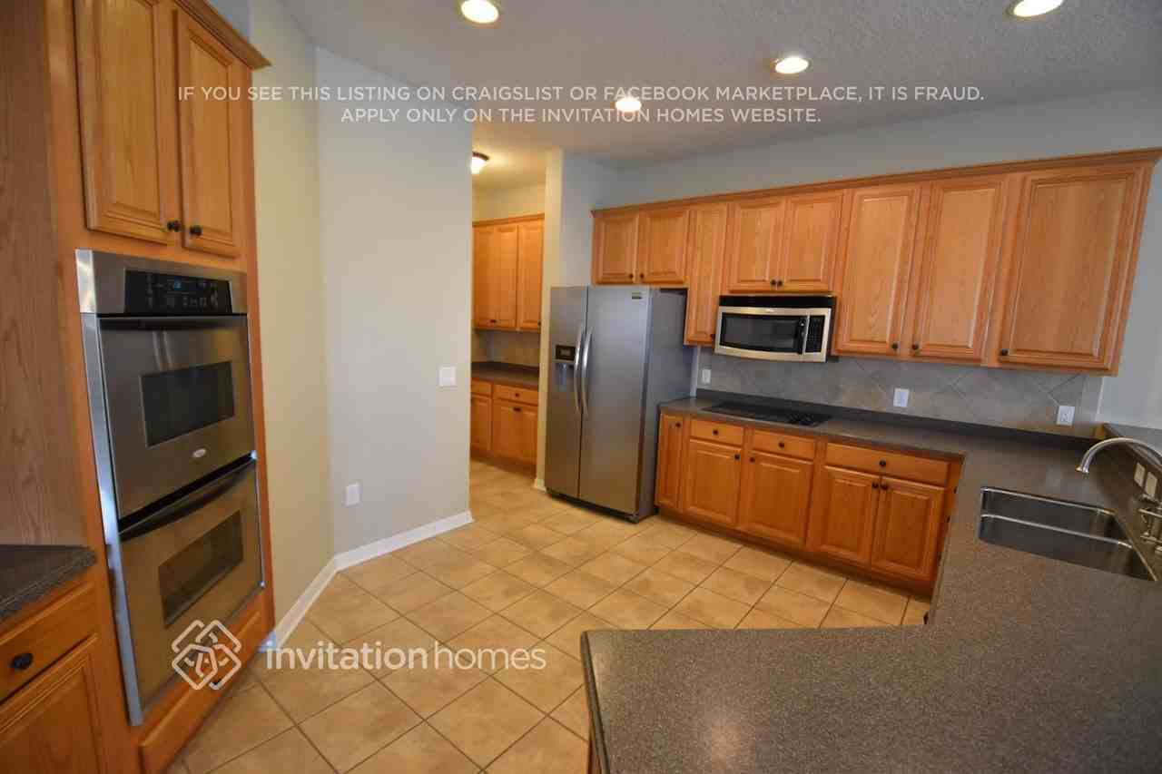 11135 Golden Silence Dr - Photo 5 of 18