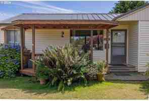 featured image of 2145 Lombard St