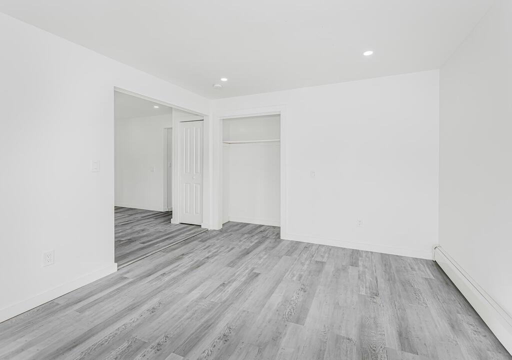 136 Cortlandt St - Photo 2 of 7