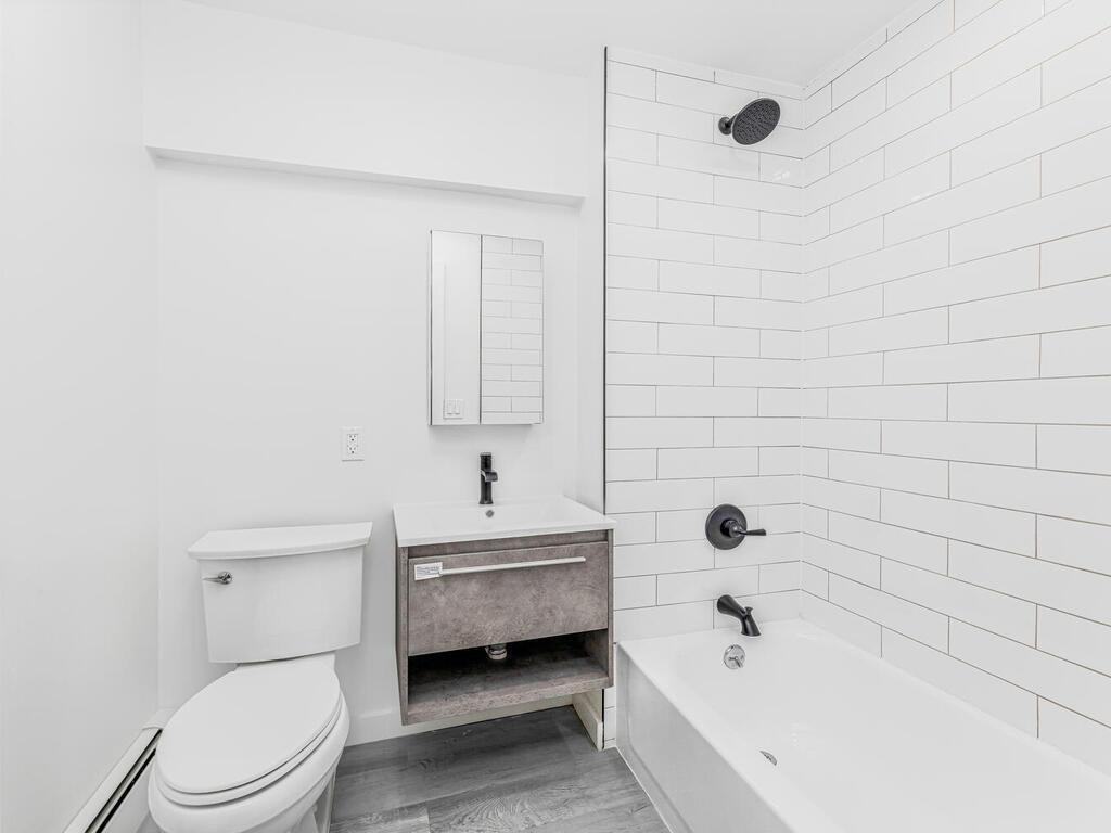 136 Cortlandt St - Photo 6 of 7