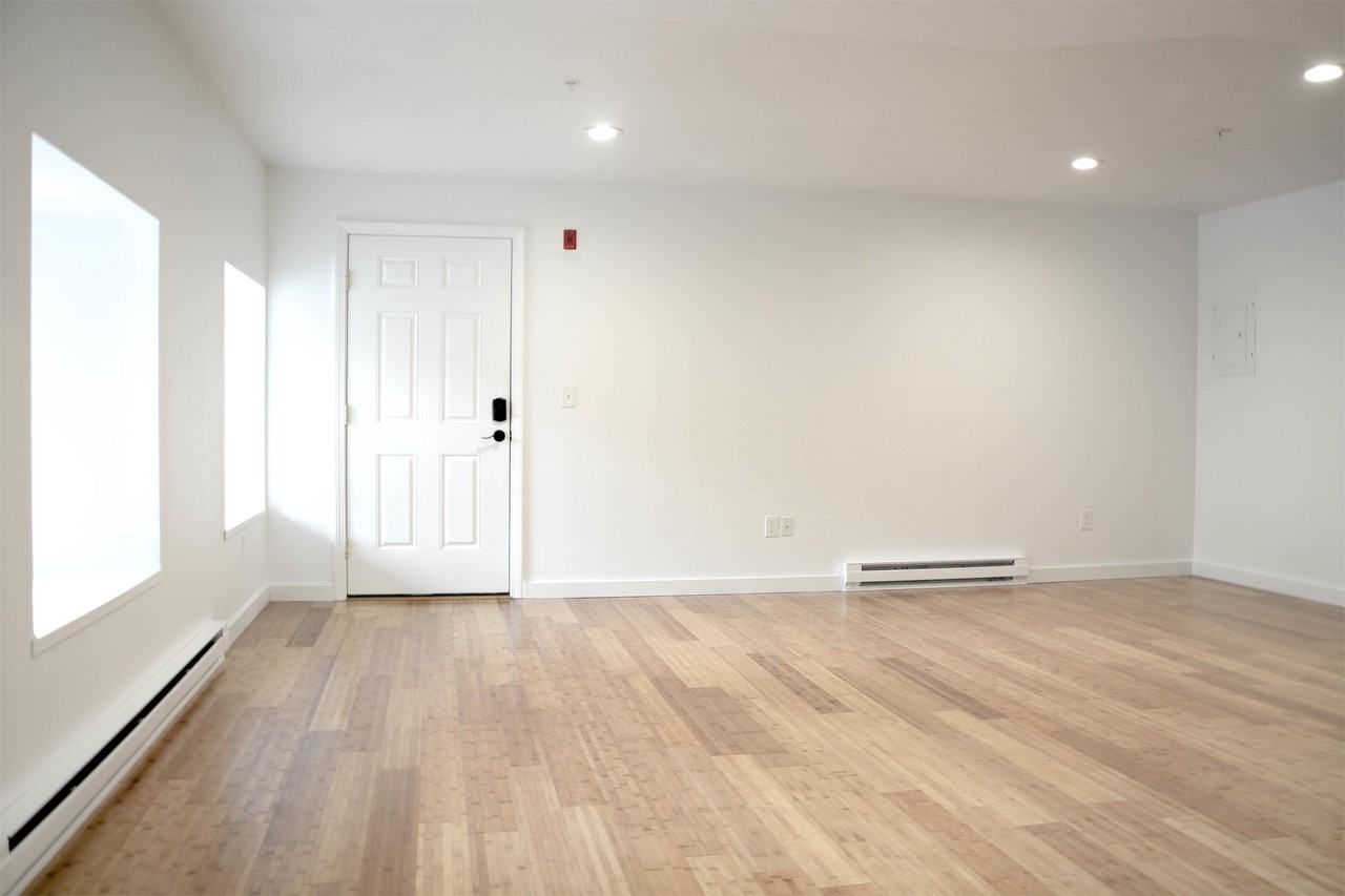 541 Main St #4 - Photo 5 of 14