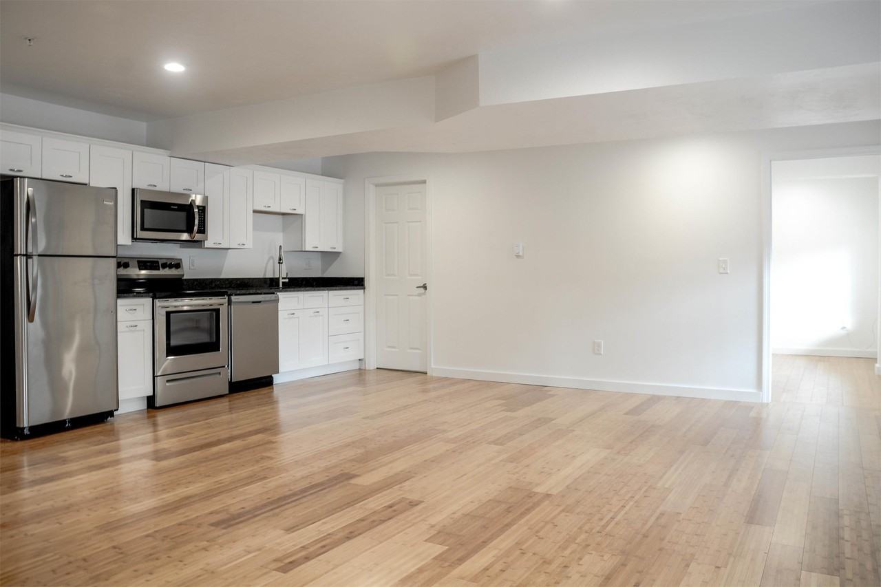 541 Main St #4 - Photo 2 of 14