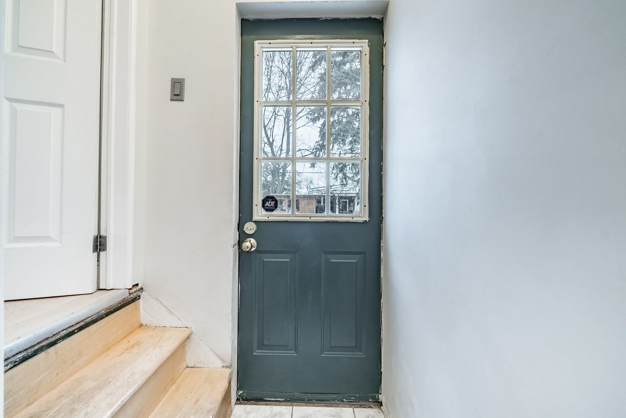 574 Milverton Boulevard - Photo 2 of 8