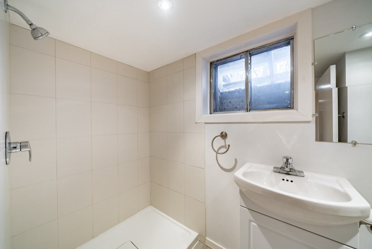 574 Milverton Boulevard - Photo 6 of 8