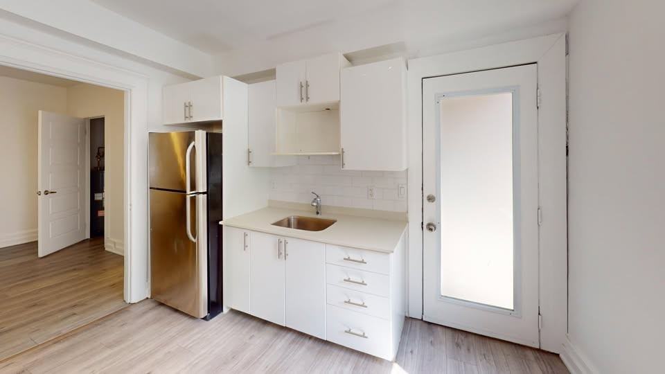 46 College Street - Photo 2 of 10