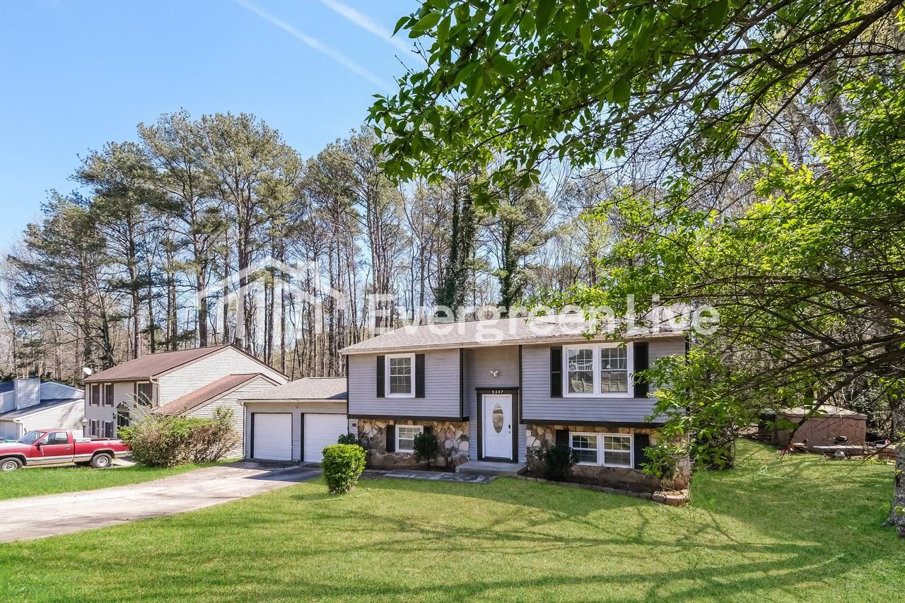 5347 Tasman Trl - Photo 2 of 15