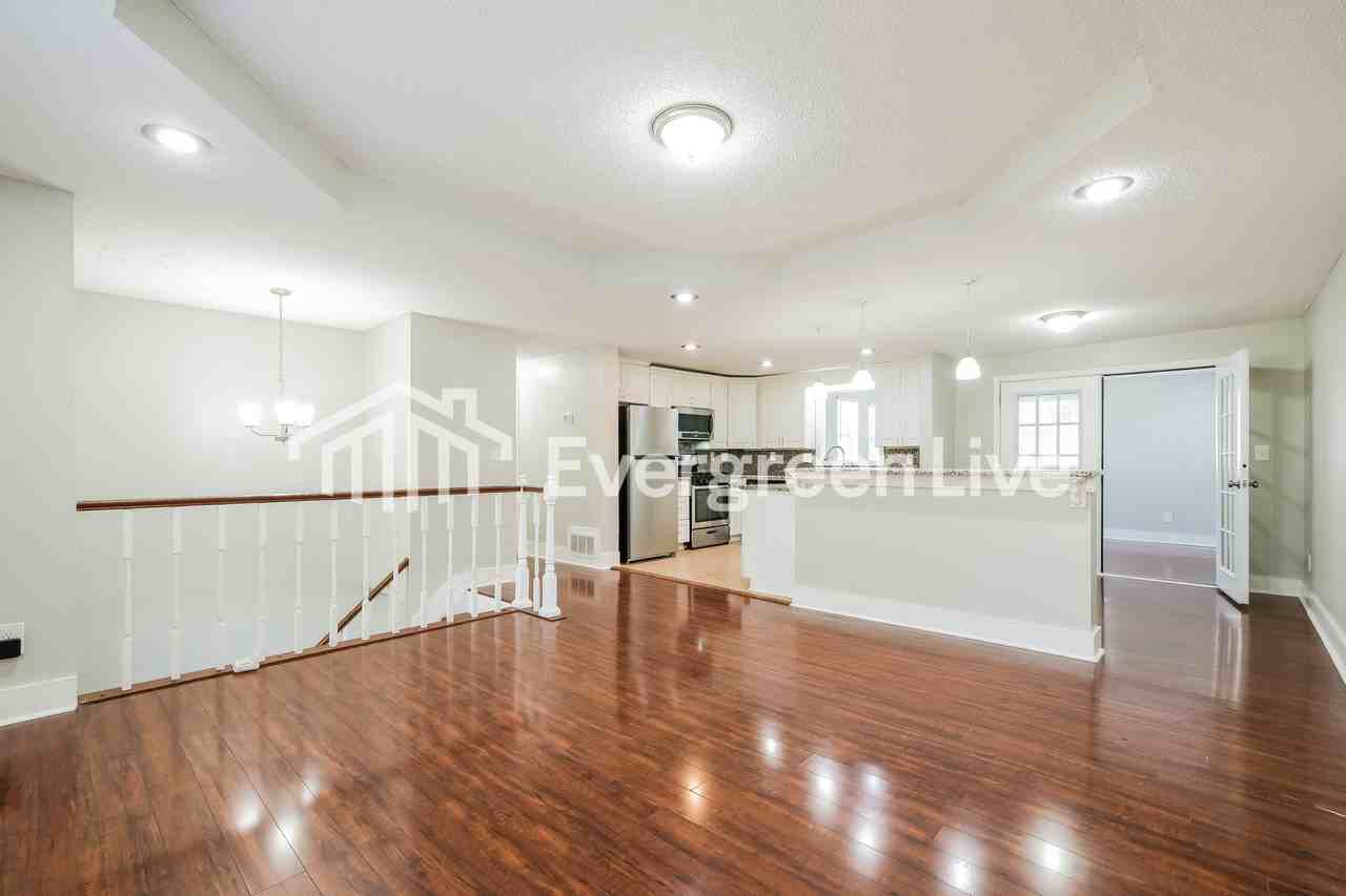 5347 Tasman Trl - Photo 4 of 15