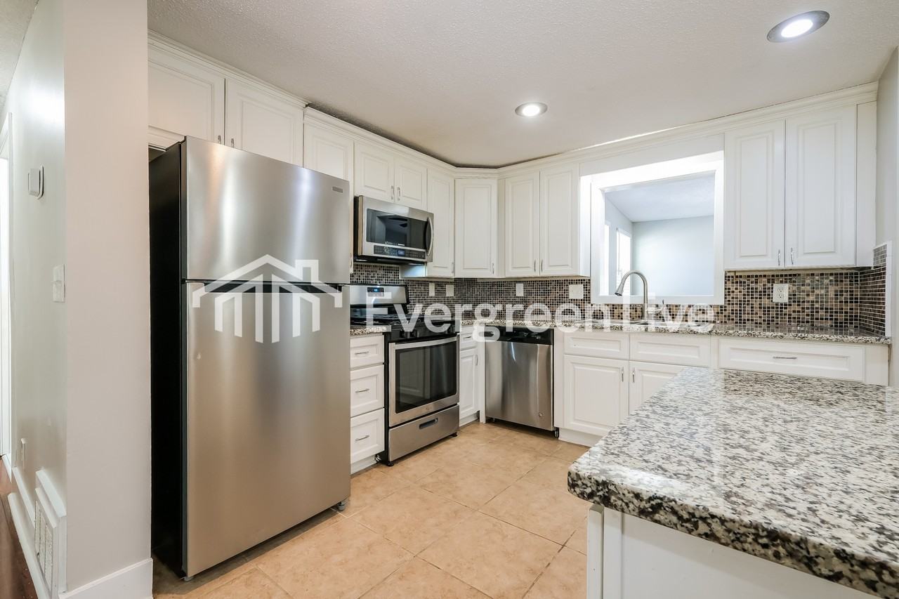 5347 Tasman Trl - Photo 7 of 15