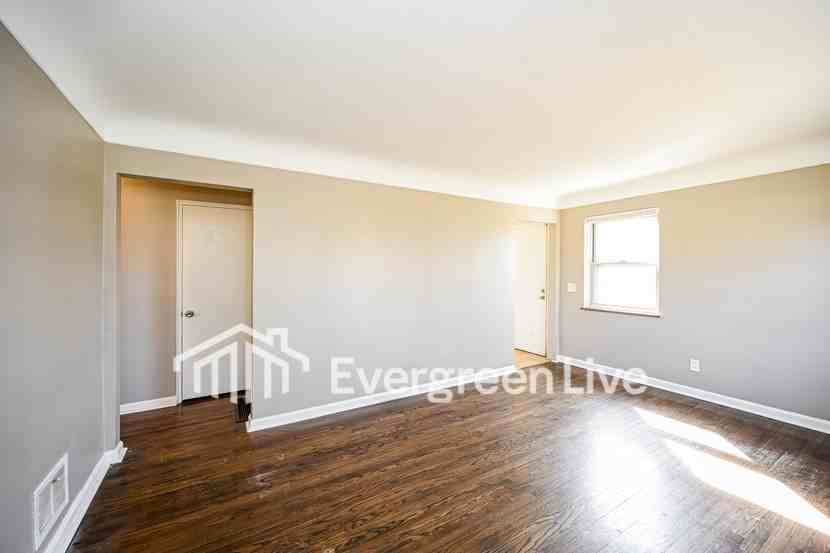 1193 Hempstead Dr - Photo 2 of 15