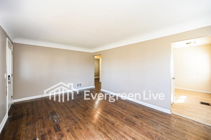 1193 Hempstead Dr - Photo 3 of 15