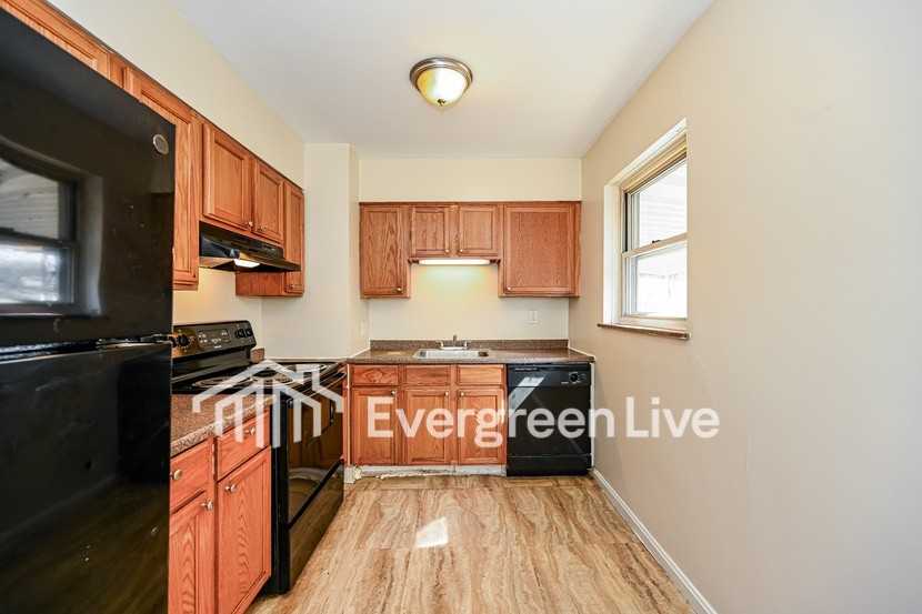 1193 Hempstead Dr - Photo 5 of 15