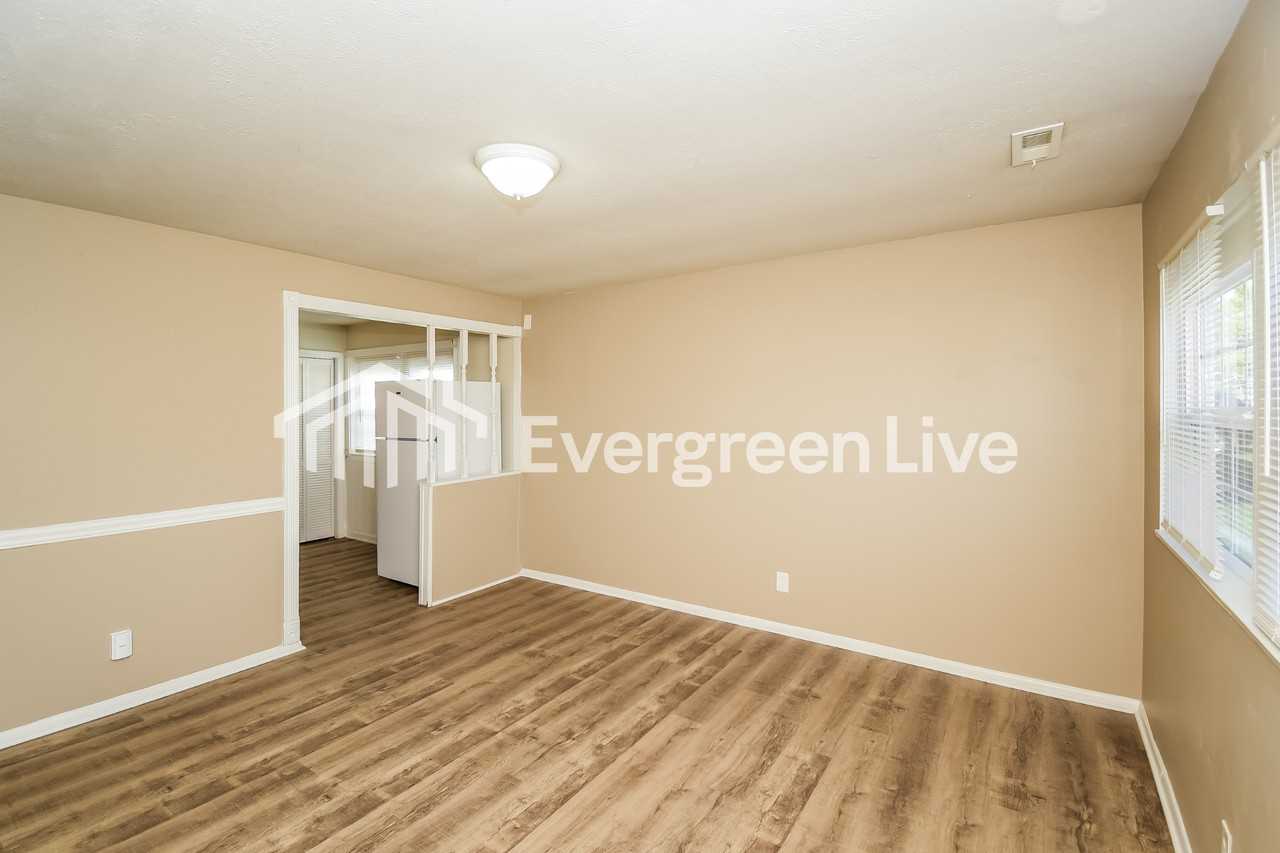 2564 Saint Paul St - Photo 3 of 15