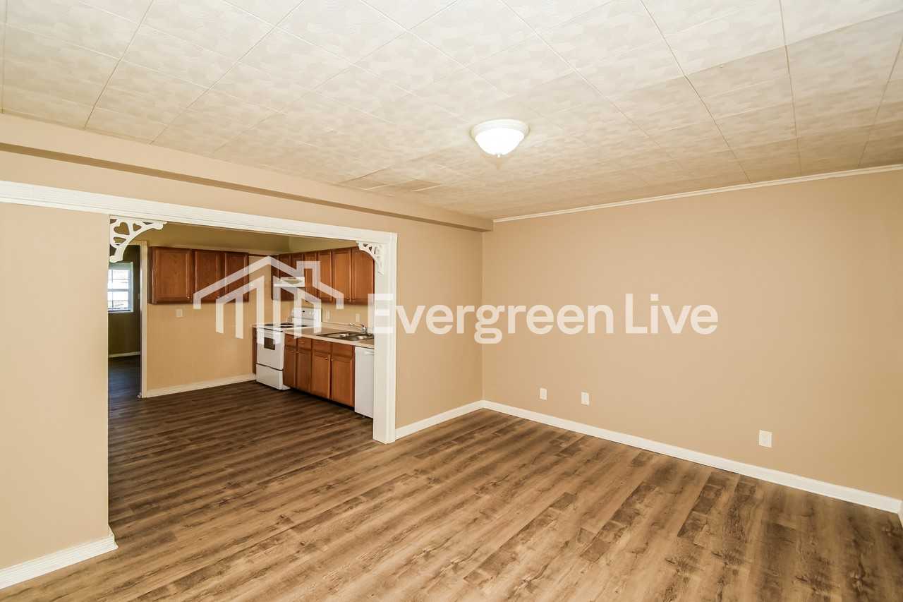 2564 Saint Paul St - Photo 4 of 15