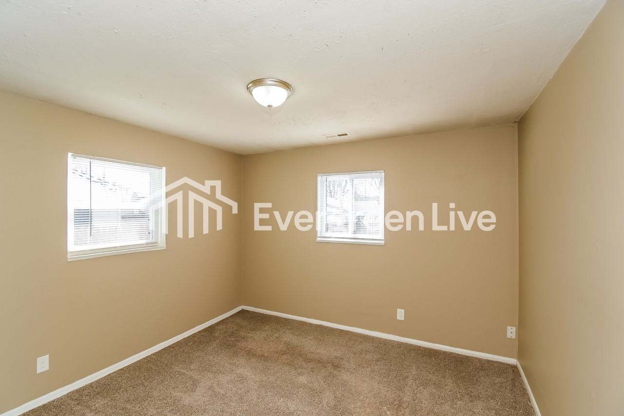 2564 Saint Paul St - Photo 7 of 15