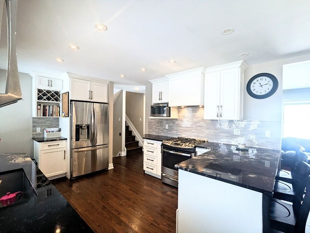 57 Sherry Lane - Photo 3 of 21