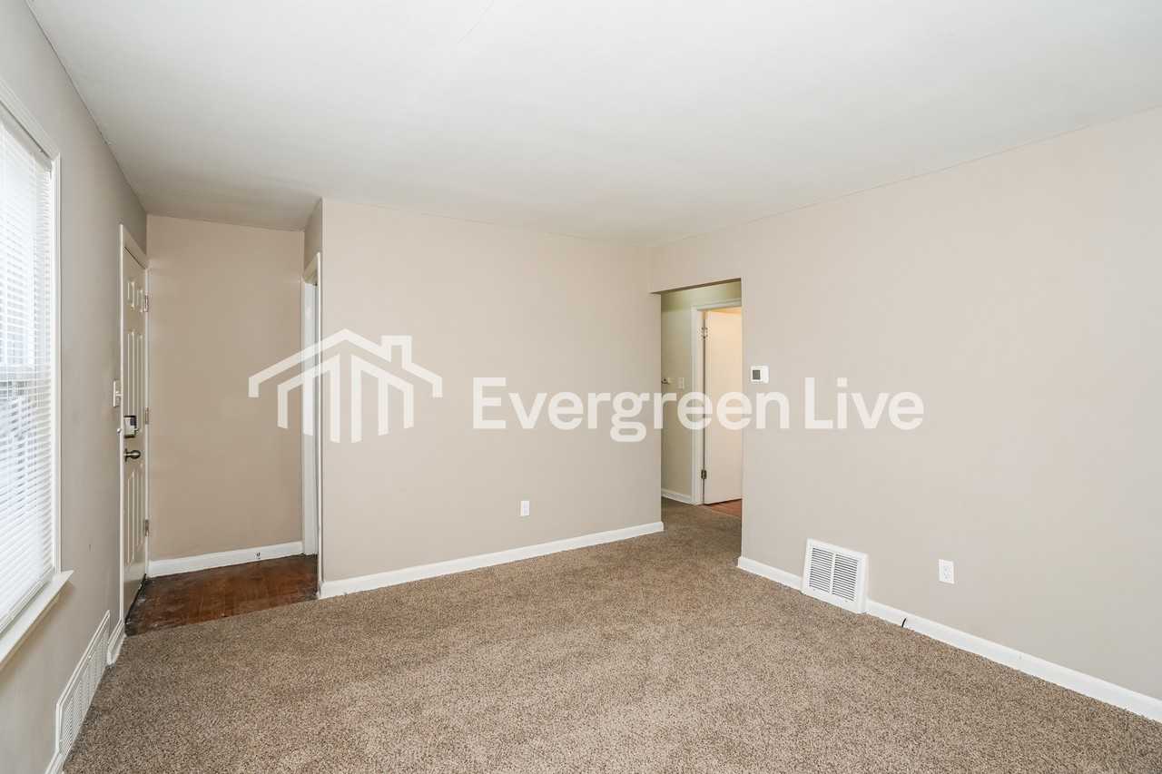 4484 N 46th St - Photo 3 of 15