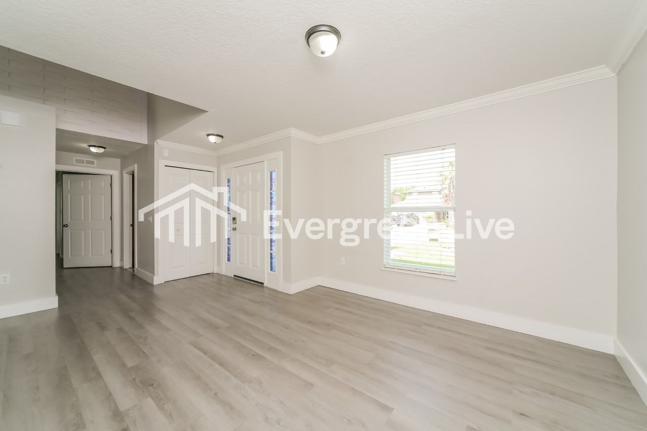 5289 Sunset Canyon Dr - Photo 2 of 15