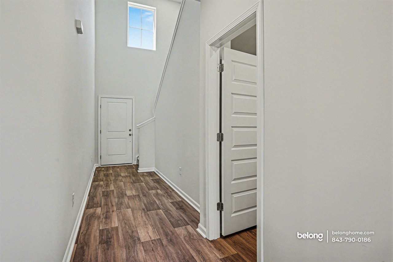 1055 Sentinel Ct - Photo 2 of 17