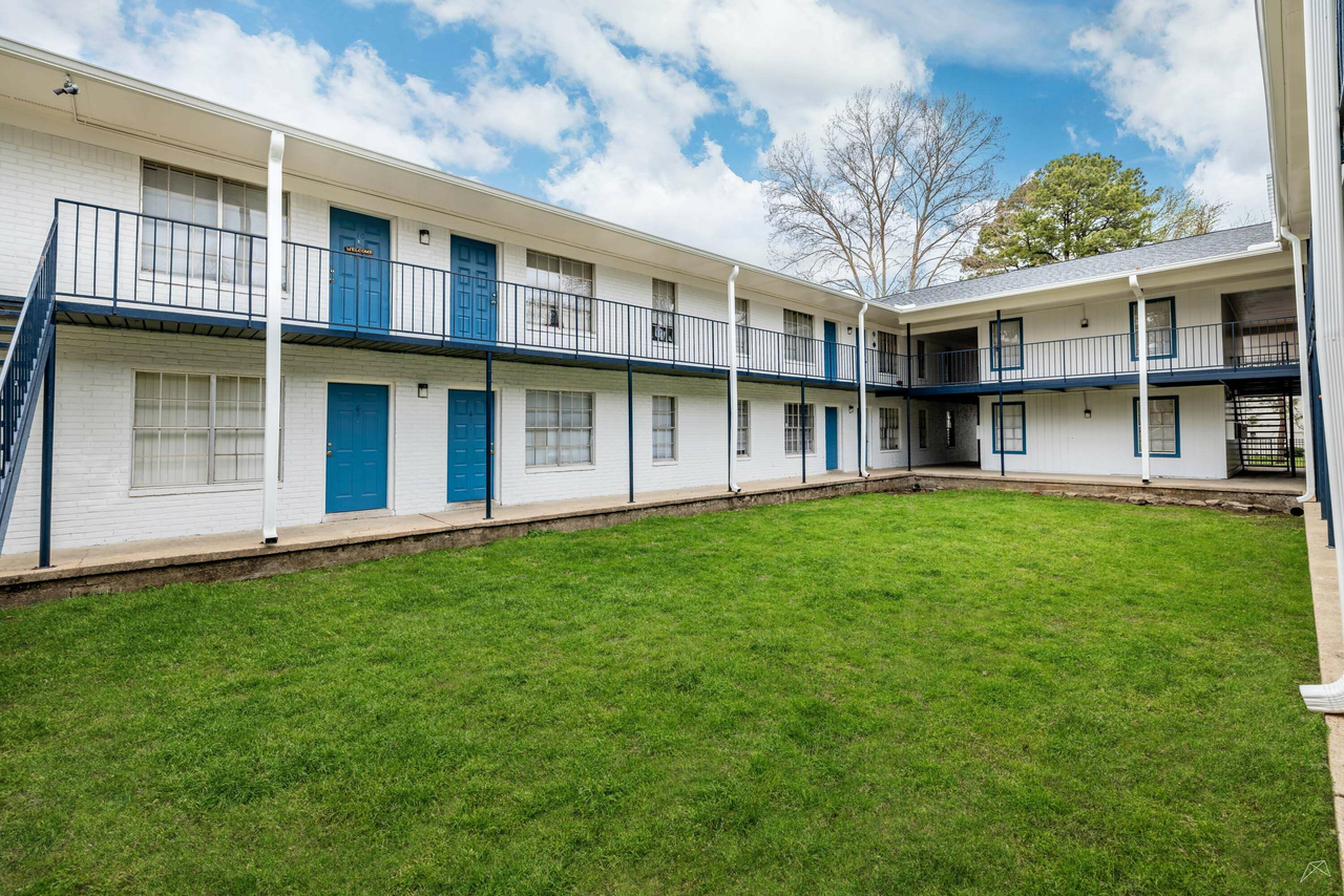 University Highlands Apartments - Photo 2 of 2