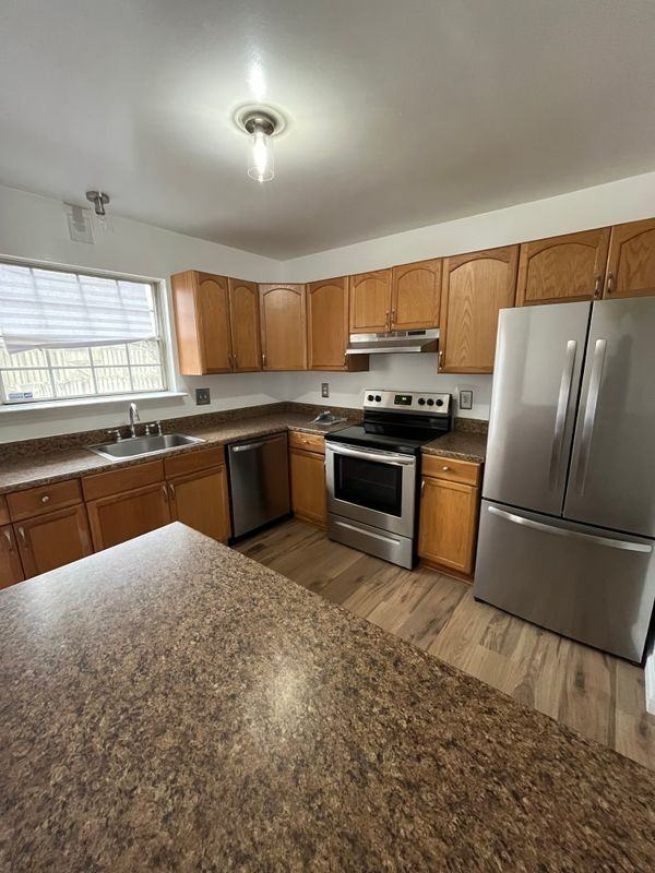 2224 Prince Of Wales Ct - Photo 3 of 4