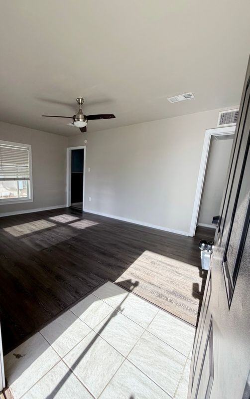 2736 N Muskingum Ave - Photo 3 of 18