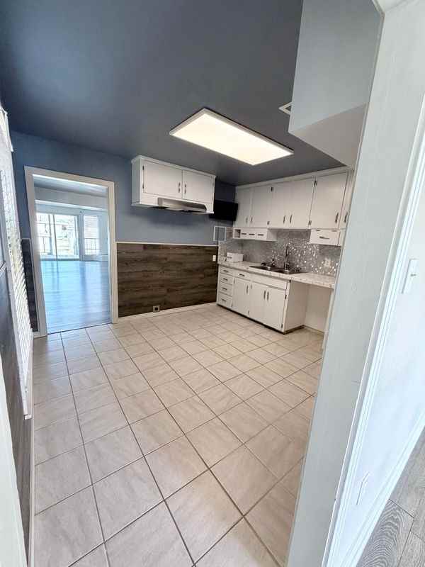 2736 N Muskingum Ave - Photo 4 of 18