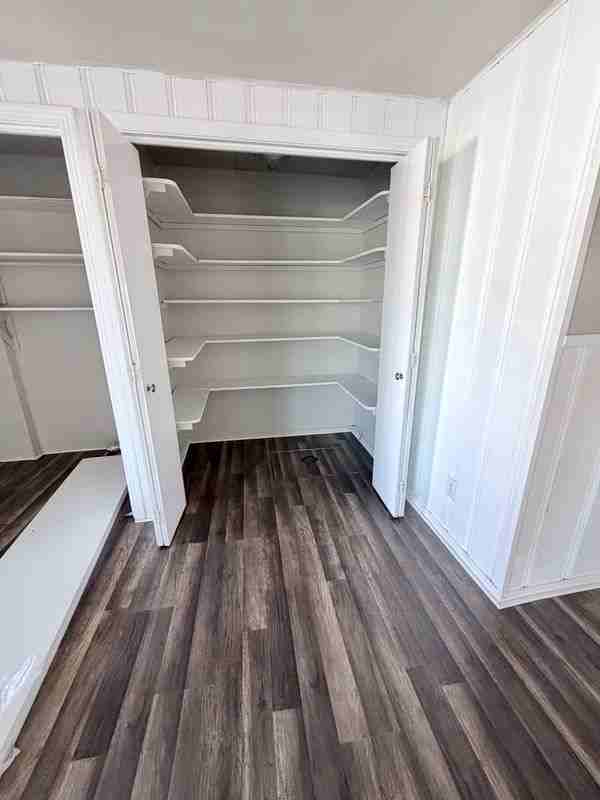 2736 N Muskingum Ave - Photo 6 of 18