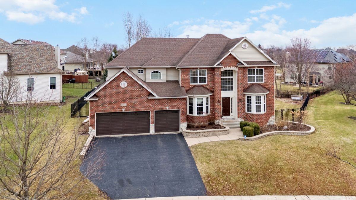 25947 Campbell Ln - Photo 2 of 38