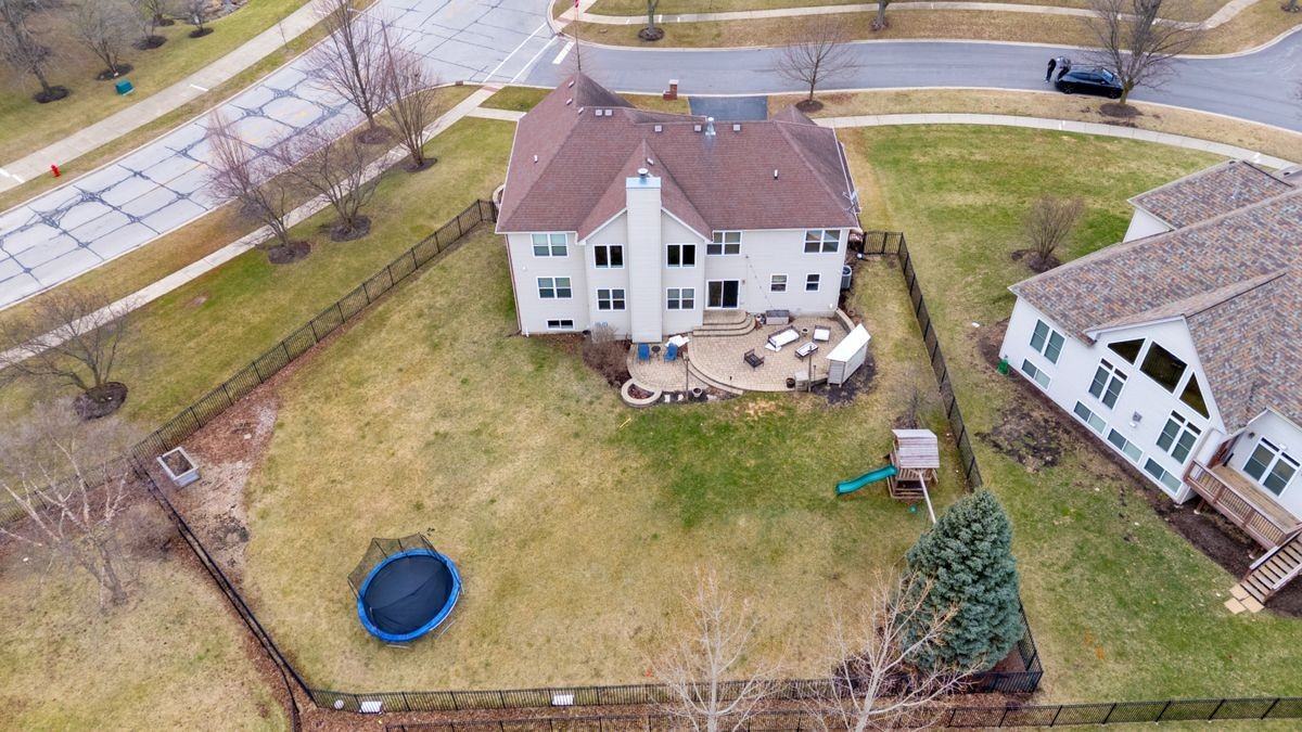 25947 Campbell Ln - Photo 6 of 38