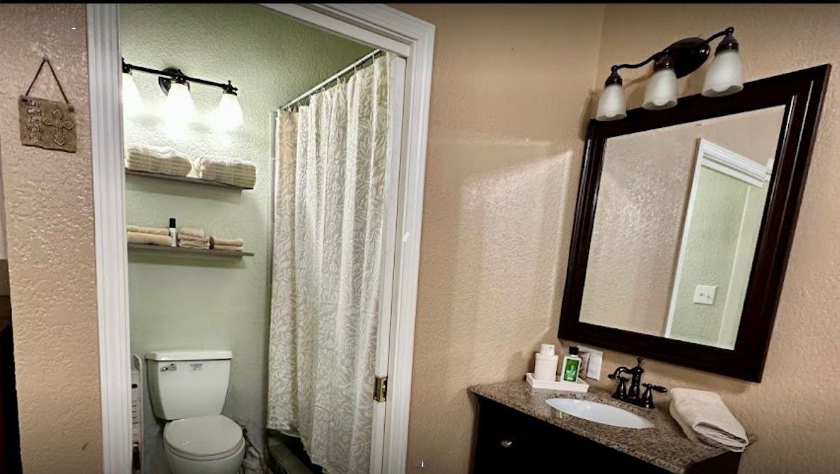 17221 Springhill Dr - Photo 2 of 10