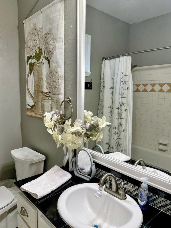 17221 Springhill Dr - Photo 3 of 10