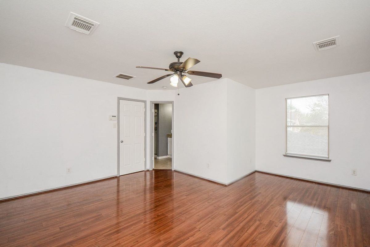 22951 Twisting Pine Dr - Photo 7 of 10